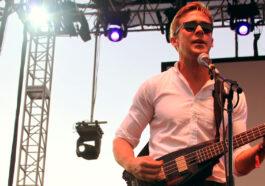 13 Actors who did not know that they sing and do it very well