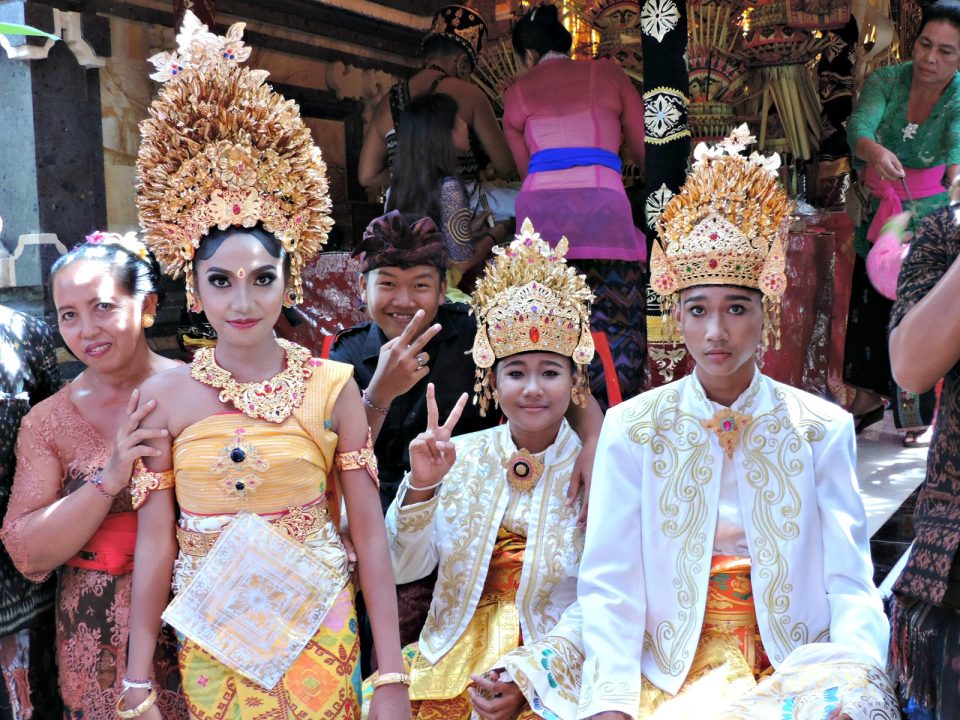 7 Interesting Things About Balinese Hinduism Indonesia Those beautiful traditional Balinese dresses