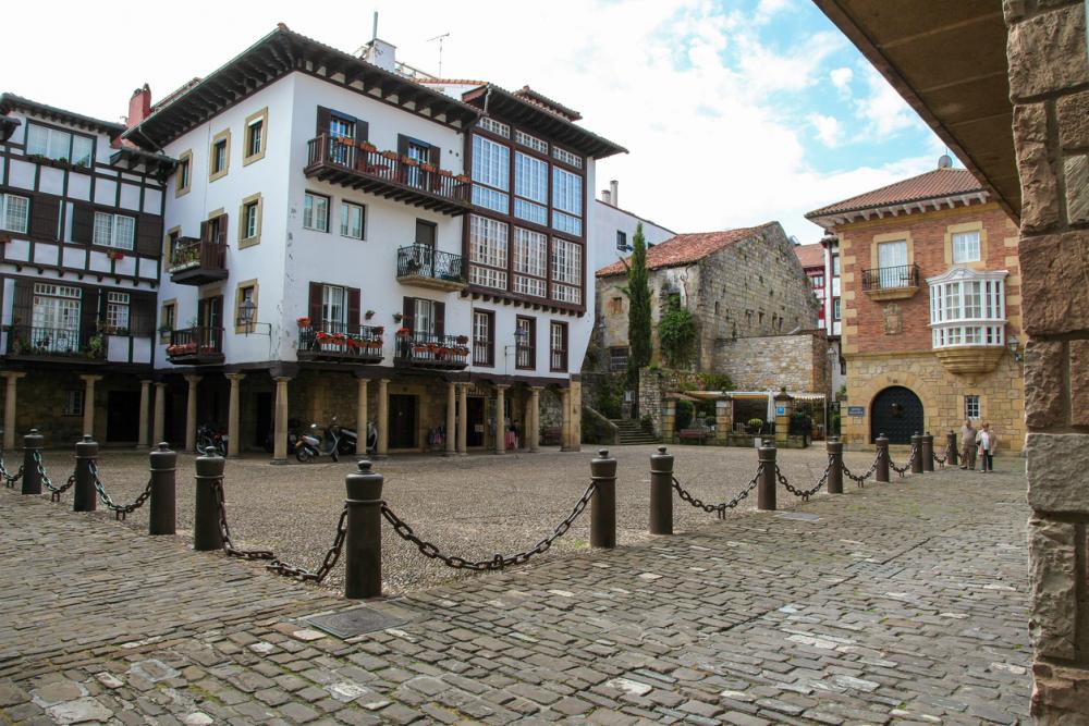 Arma plaza, in Hondarribia, Guipúzcoa