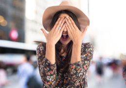 How to know if a boy likes me