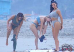 Kim Kardashian can not believe the embarrassing detail she showed on the beach 2