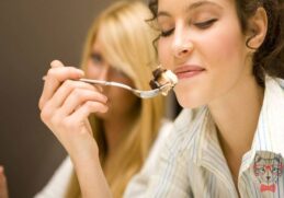 THIS TECHNIQUE COULD HELP YOU STOP EATING ANY CRAVING