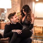 Mia Khalifa shared on her Twitter account and has surprised everyone looking like a barbie in a pink swimsuit by the pool