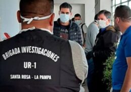 The agents got together to eat a barbecue and failed to comply with the isolation provided by the Government to prevent the spread of the coronavirus