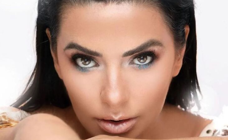 Cecilia Galliano forgets about the bra and looks more uncovered Capture 42