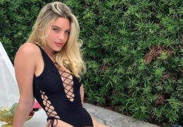Lele Pons conquers her followers with a black silk dress and sexy transparencies. Instagram Lele Pons