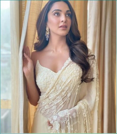 At the Shershaah trailer launch event, Kiara wore such an expensive sari that everyone's eyes remained fixed. At the Shershaah trailer launch event Kiara wore such an expensive sari that everyones eyes remained fixed.