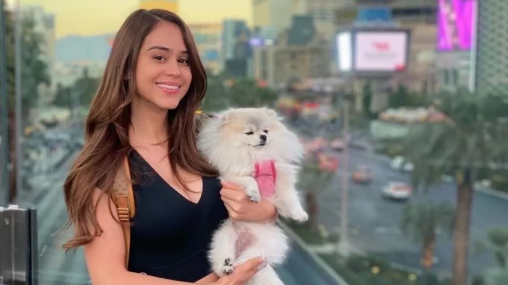 Yanet García causes a sensation by covering her charms only with her hair Video Yanet García