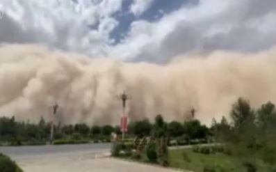 I couldn't see the sun. Impressive sandstorm leaves Chinese city in darkness Image 1 160