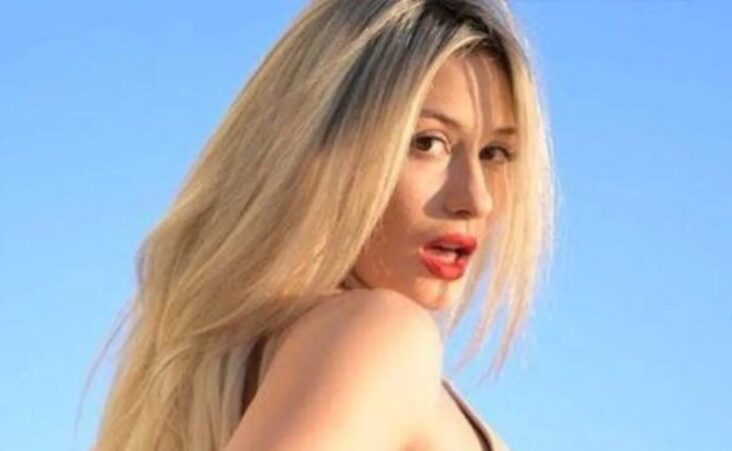 Issa Vegas reveals her beautiful figure in a bathing suit. Twitter