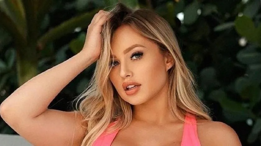 Patrycia Kayy surprises her followers by modeling her sensual lace underwear