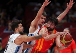Sergio Llull from Spain beat the duel with Argentina