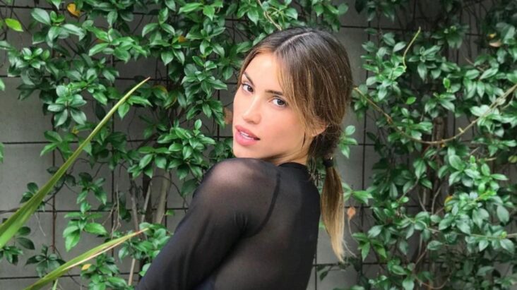 The model participated in a very playful production that caught all eyes.