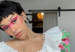 The voluptuous singer took over social media wearing a tight outfit.