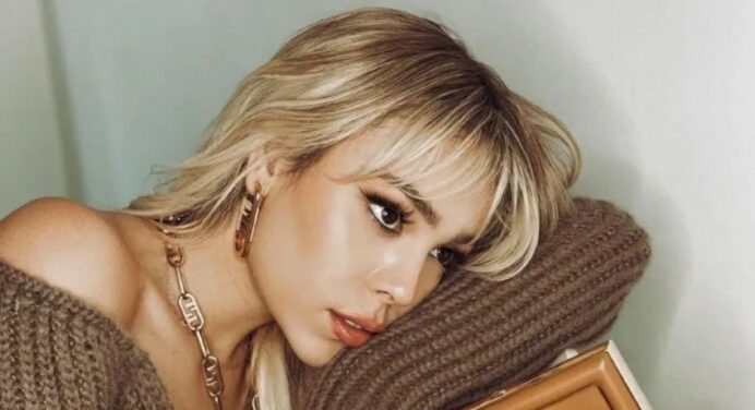 Danna Paola shows her sensational figure with a sensual top from the beach