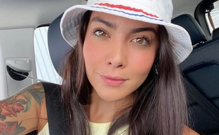 Enjoying an afternoon in the pool, Erika Fernández shone like never before in a swimsuit image 1 43