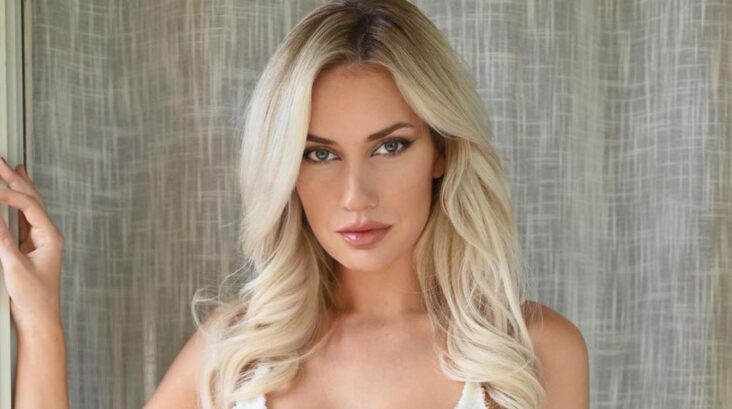 Paige Spiranac, the most beautiful golfer in the world, posed with a bikini for the heart attack image 1 75