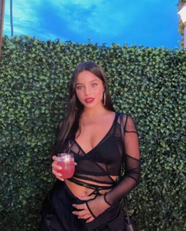 Emilia Mernes danced in a micro bikini and even Oriana Sabatini reacted