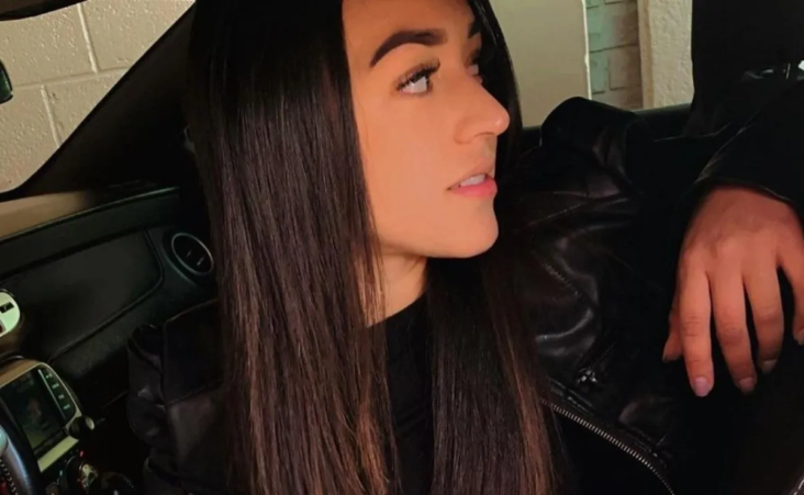 Daniela Reza marvels in her car