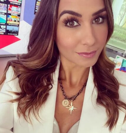 Odalys Ramírez shows off her flat abdomen