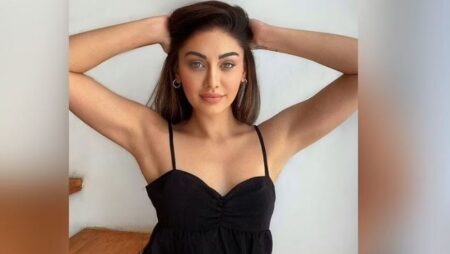 So Hot: Shefali Jariwala flaunts her style in a sexy bright dress, see hot pictures