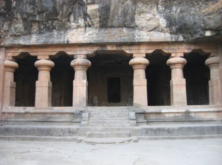 10 Famous Tourist Places to Visit in Mumbai, India