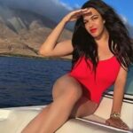 Sanjay Dutt's daughter Trishala blows the senses of fans in bikini, beats big actresses in style away from films trishala2