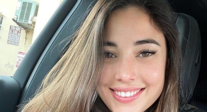 Angie Varona models her sleazy bikini from the beach and raises the temperature on Instagram