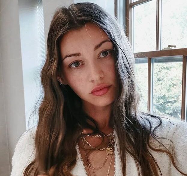 Eleanor Calder 09 e1631688896594