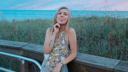 Gabby Petito 22-Yr Old Girl Mysterious Disappeared & is reported missing after boyfriend returns home who traveled the country in a van with her Gabby Petito 22-Yr Old Girl Mysterious Disappeared & is reported missing after boyfriend returns home who traveled the country in a van with her