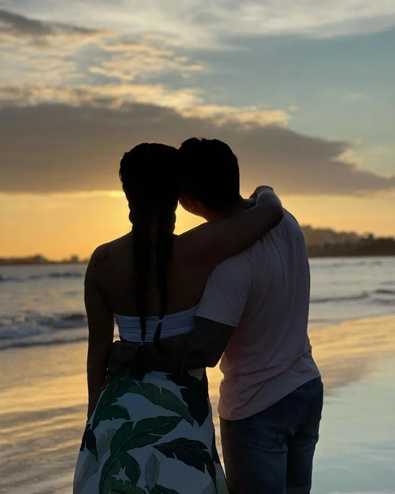 Kimberly Flores and Edwin Luna clarify alleged Infidelity Rumors with a beach weekend