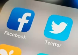 Learn about the best tools to delete more than 3000 tweets simultaneously and all your publications on Facebook