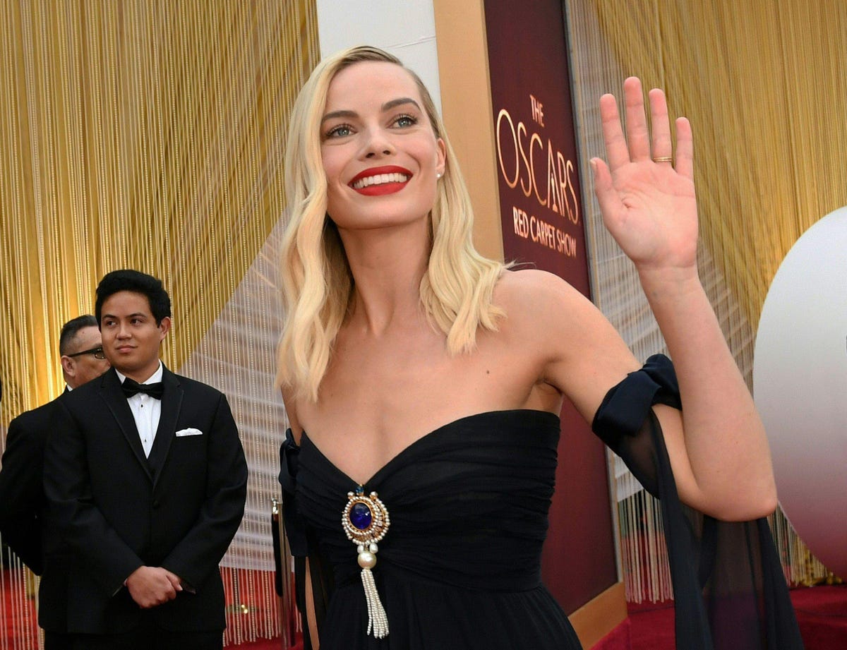 Margot Robbie (Actress) Wiki, Biography, Age, Height, Weight, Spouse, Business, Net Worth, Facts Margot Robbie (Actress) Wiki, Biography, Age, Height, Weight, Spouse, Business, Net Worth, Facts