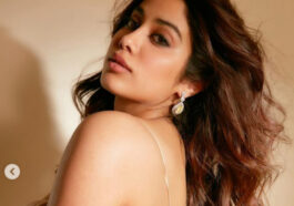 Photos of Jhanvi Kapoor in deep neck bodycon dress went viral being seen again and again on the internet