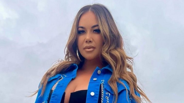 Chiquis Rivera captivates with a teeny-tiny figure that leaves no room for interpretation. Chiquis Rivera