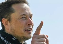 Elon Musk makes fun of Jeff Bezos Im the richest in the world