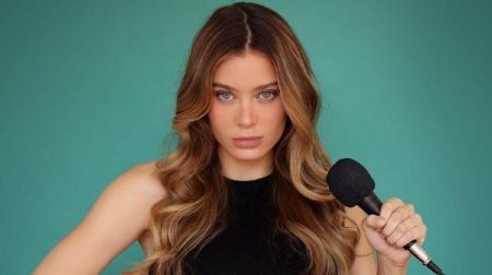 Lana Rhoades models her swimsuit on her back and causes a sensation on Instagram