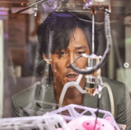 How many followers did the protagonists of "The Squid Game" increase on Instagram?