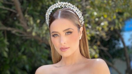 Cynthia Rodríguez melts in a purple bodysuit in the parking lot