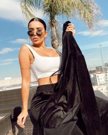 Dania Méndez wishes Merry Christmas dancing champeta