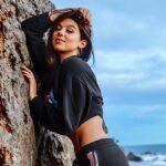 Kira Kosarin (Actress) Wiki, Biography, Age, Height, Weight, Affair, Dating, Heritage, Early Life, Career, Facts kira kosarin beach