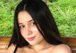 In the pink look Pandora Kaaki looks very relaxed between the sheets.