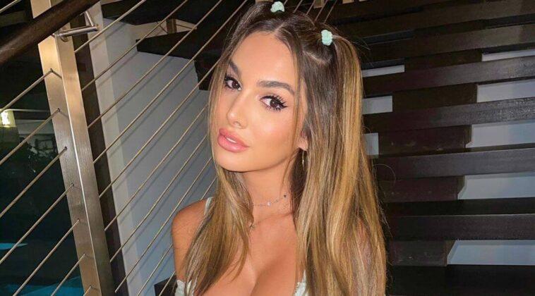 Lyna Pérez models her swimsuit completely wet Lyna Perez 5 e1643265915122