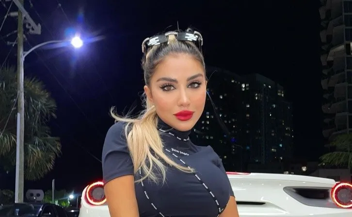 ALEXA DELLANOS SHINES IN A STUNNING TIGHT MINI DRESS ALEXA DELLANOS SHINES IN A STUNNING TIGHT MINI DRESS