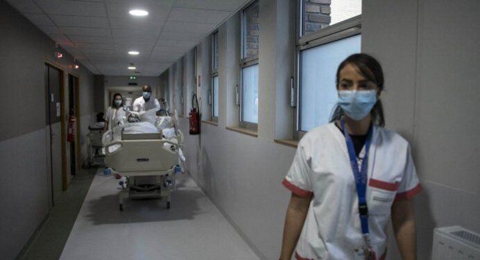 Brazil records 224,000 new cases of Covid-19 and hits record again in the pandemic