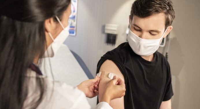 Fourth COVID vaccination is still ineffective for preventing Omicron, According to a new Israeli research,