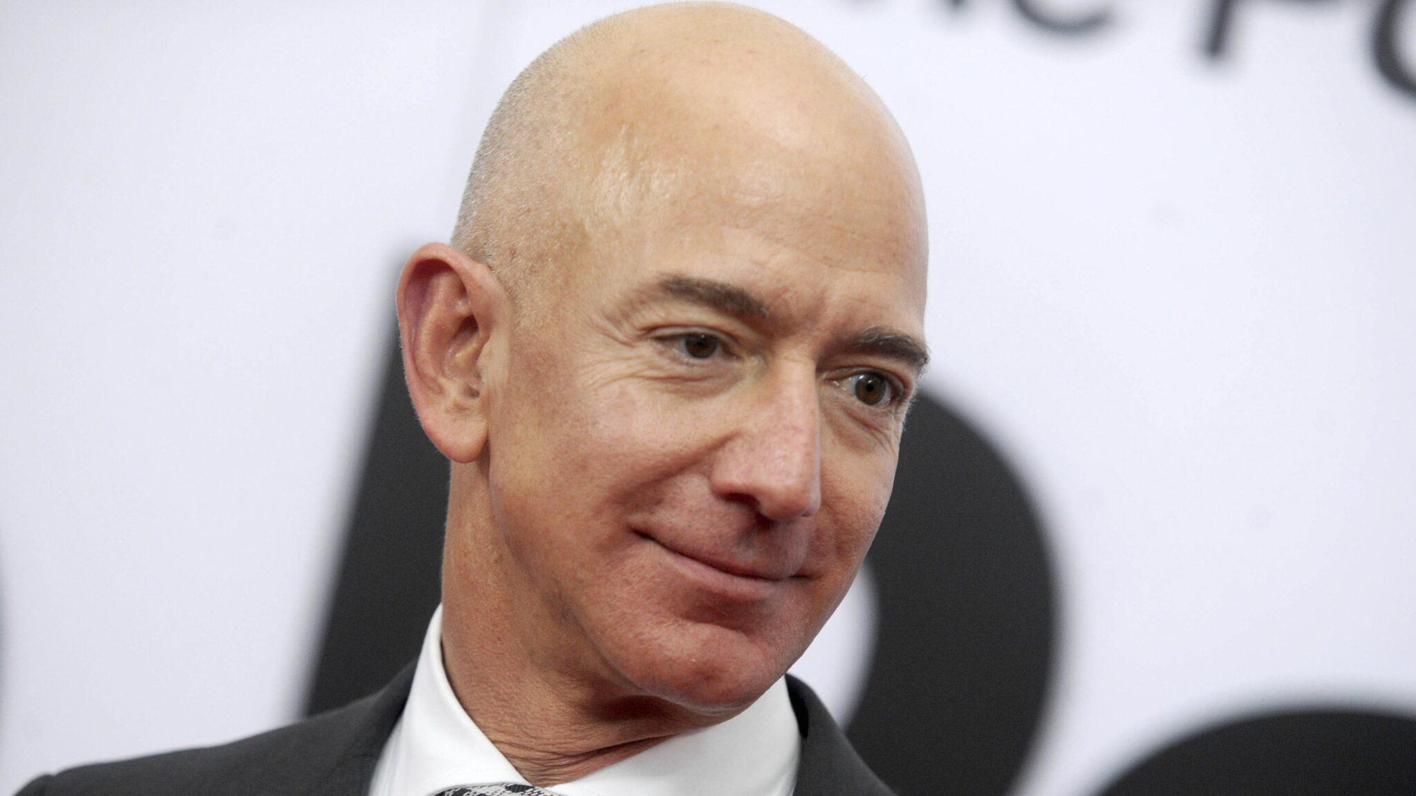 Jeff Bezos Wiki, Age, Height, Weight, Girlfriend, Family, Facts