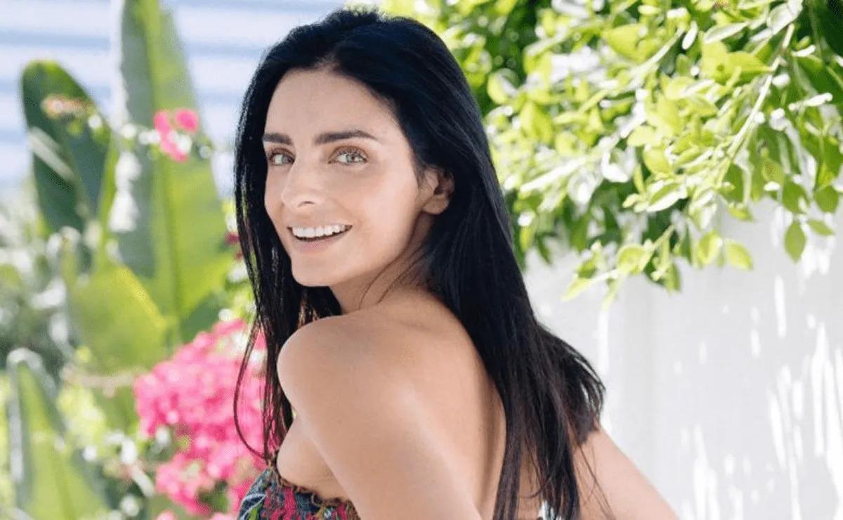Aislinn Derbez