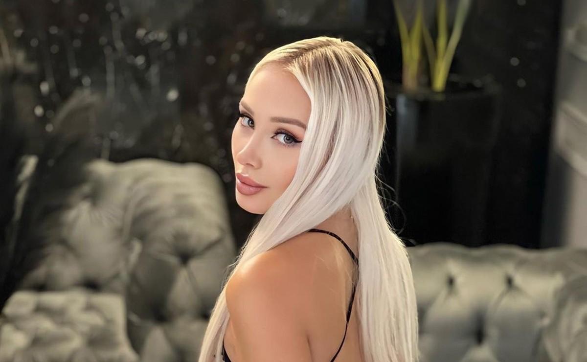 Daniella Chavez from the back and profile in a mini beach dress