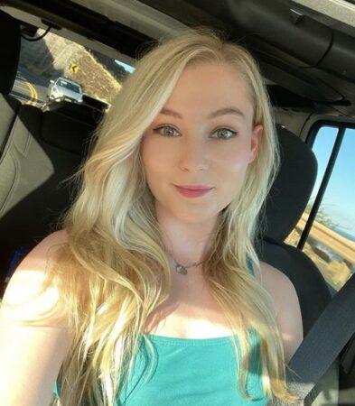 STPeach Canadian Twitch Streamer Video Game Player Fitness Blogger and Former Dental Assistant